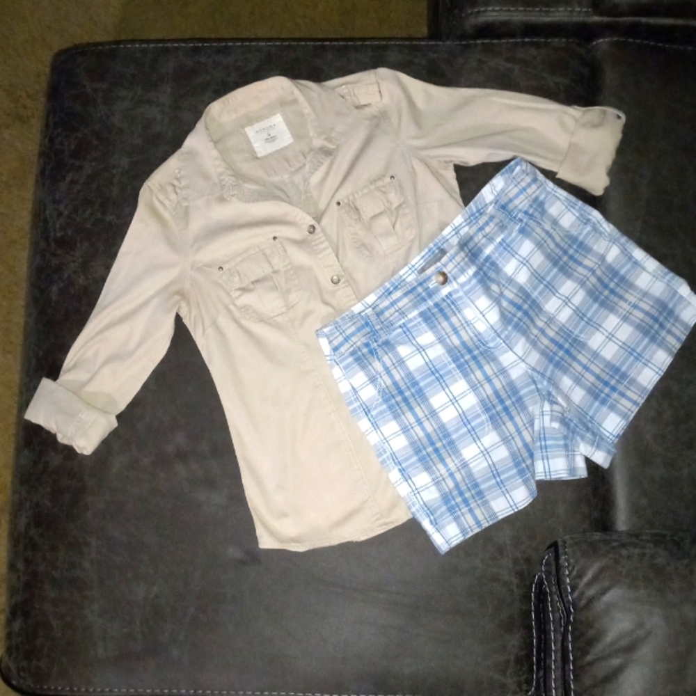 Sonoma tan  miltary style top small & Ann Taylor tan & blue plaid shorts sz 8